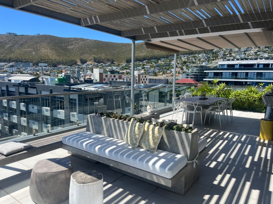 2 Bedroom Property for Sale in Sea Point Western Cape